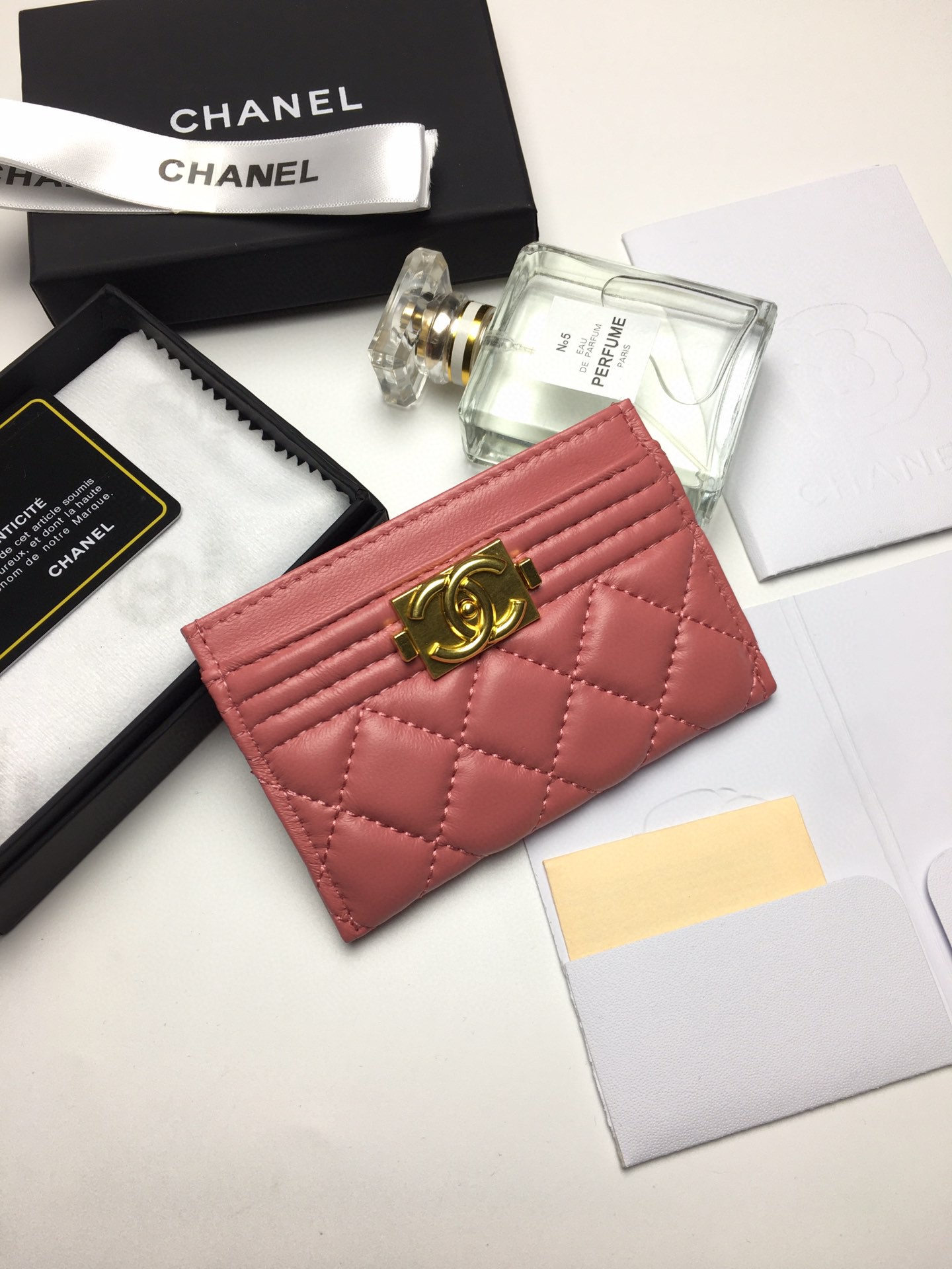 芸能人愛用Chanel シャネル 実物の写真 N品スーパーコピー財布代引き対応国内発送後払い安全必ず届く優良サイト